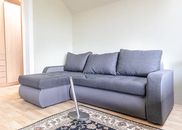 Private In Elegant Garden With Free Parking Wenen