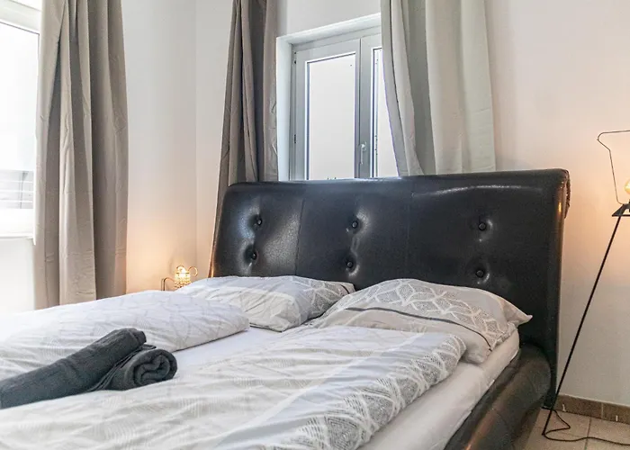 Appartement Private In Elegant Garden With Free Parking Wenen