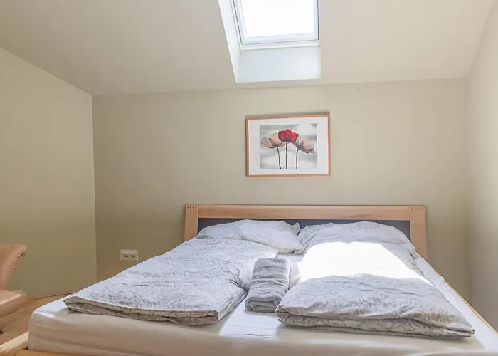Private In Elegant Garden With Free Parking Appartement