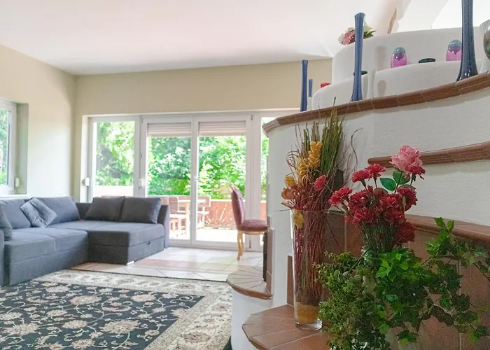 Appartement Private In Elegant Garden With Free Parking Wenen