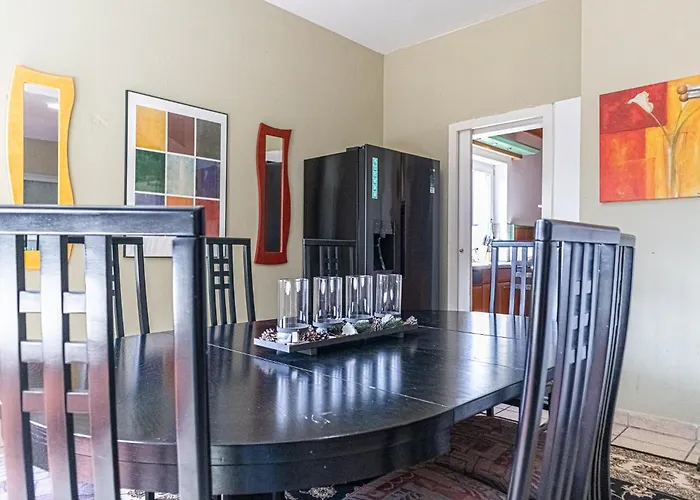 Private In Elegant Garden With Free Parking Appartement Wenen