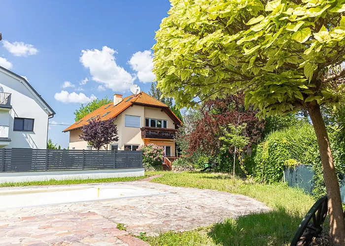 Private In Elegant Garden With Free Parking * Wenen