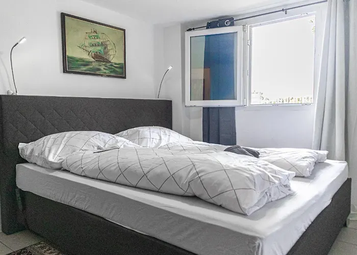 Private In Elegant Garden With Free Parking Wenen