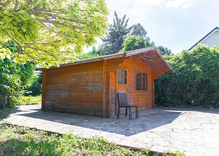 Private In Elegant Garden With Free Parking Appartement *