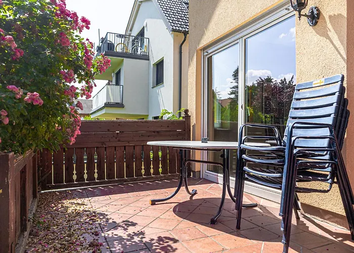 Private In Elegant Garden With Free Parking * Wenen